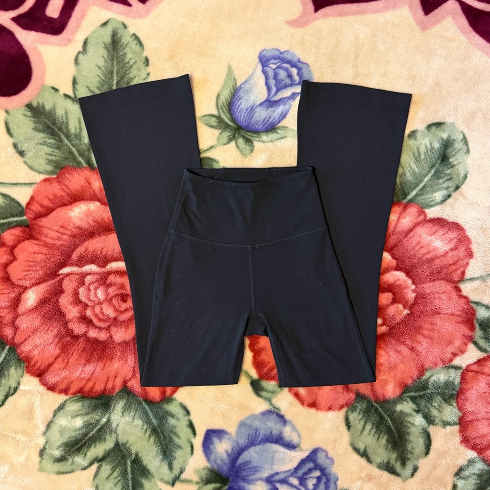 lululemon groove flare leggings. - Picture 2 of 7